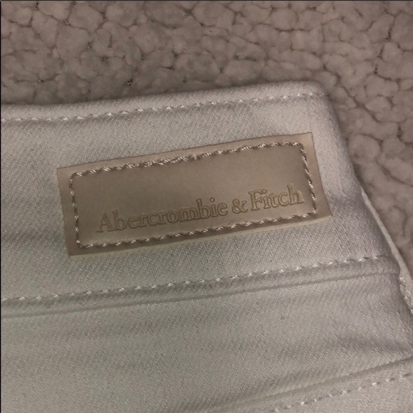 Abercrombie and Fitch Denim White Shorts - Picture 4 of 4